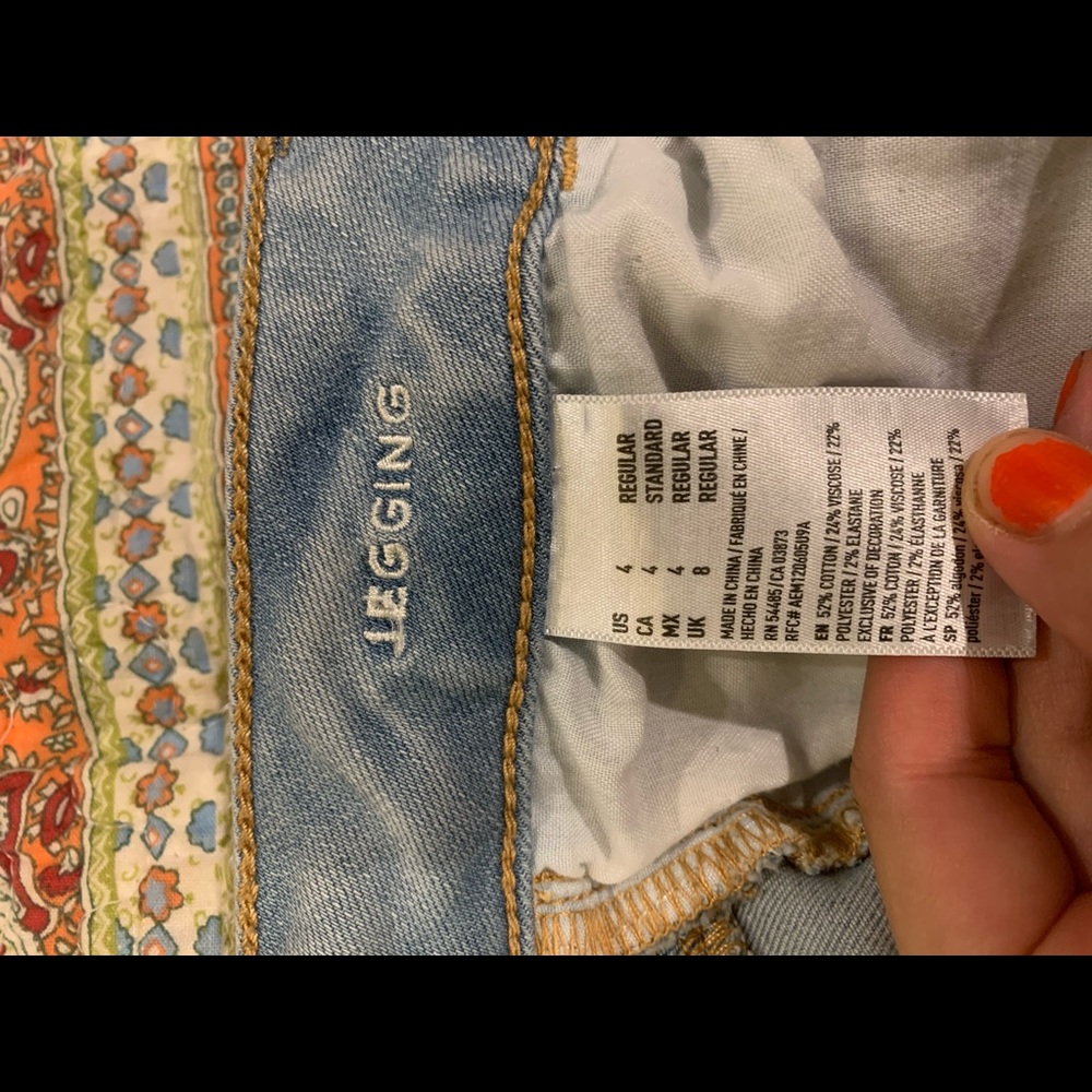 AE light wash ripped jeggings - Picture 5 of 6